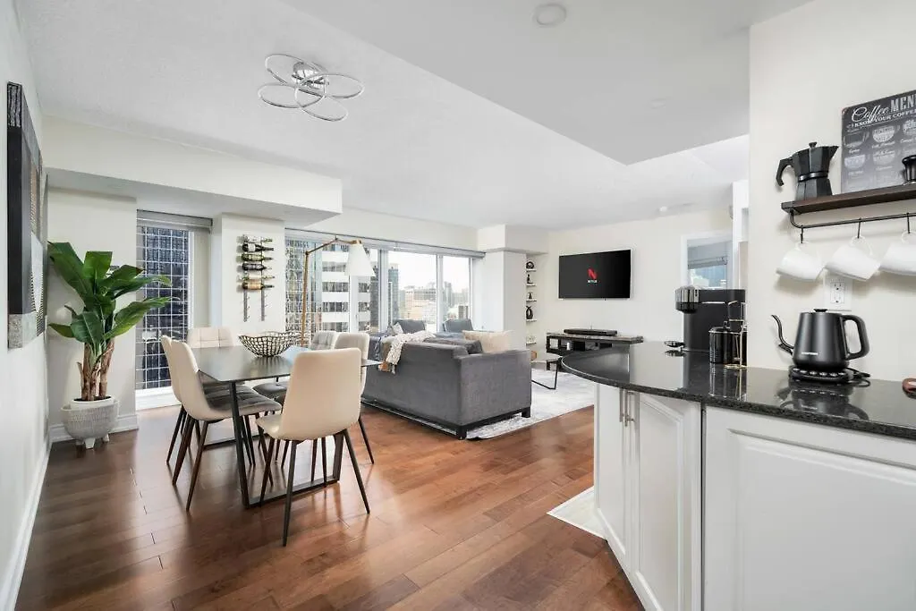 Centrally Located 2 Bd 2 Bth With Parking Toronto
