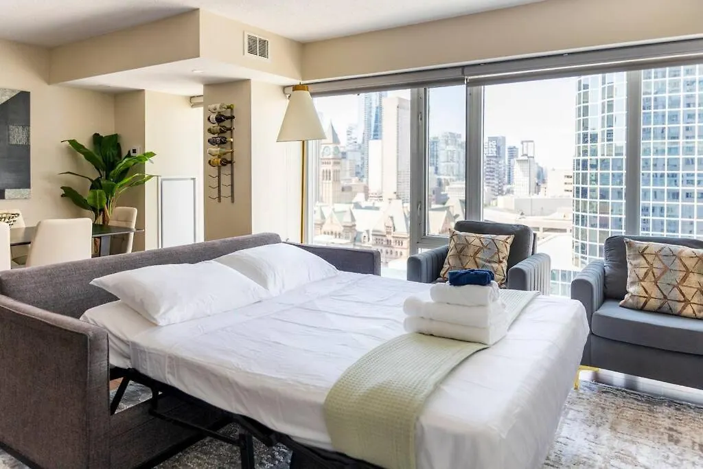 Centrally Located 2 Bd 2 Bth With Parking Toronto 0*,  Canada