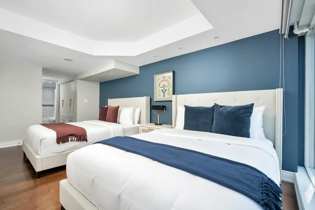 Centrally Located 2 Bd 2 Bth With Parking Toronto Canada